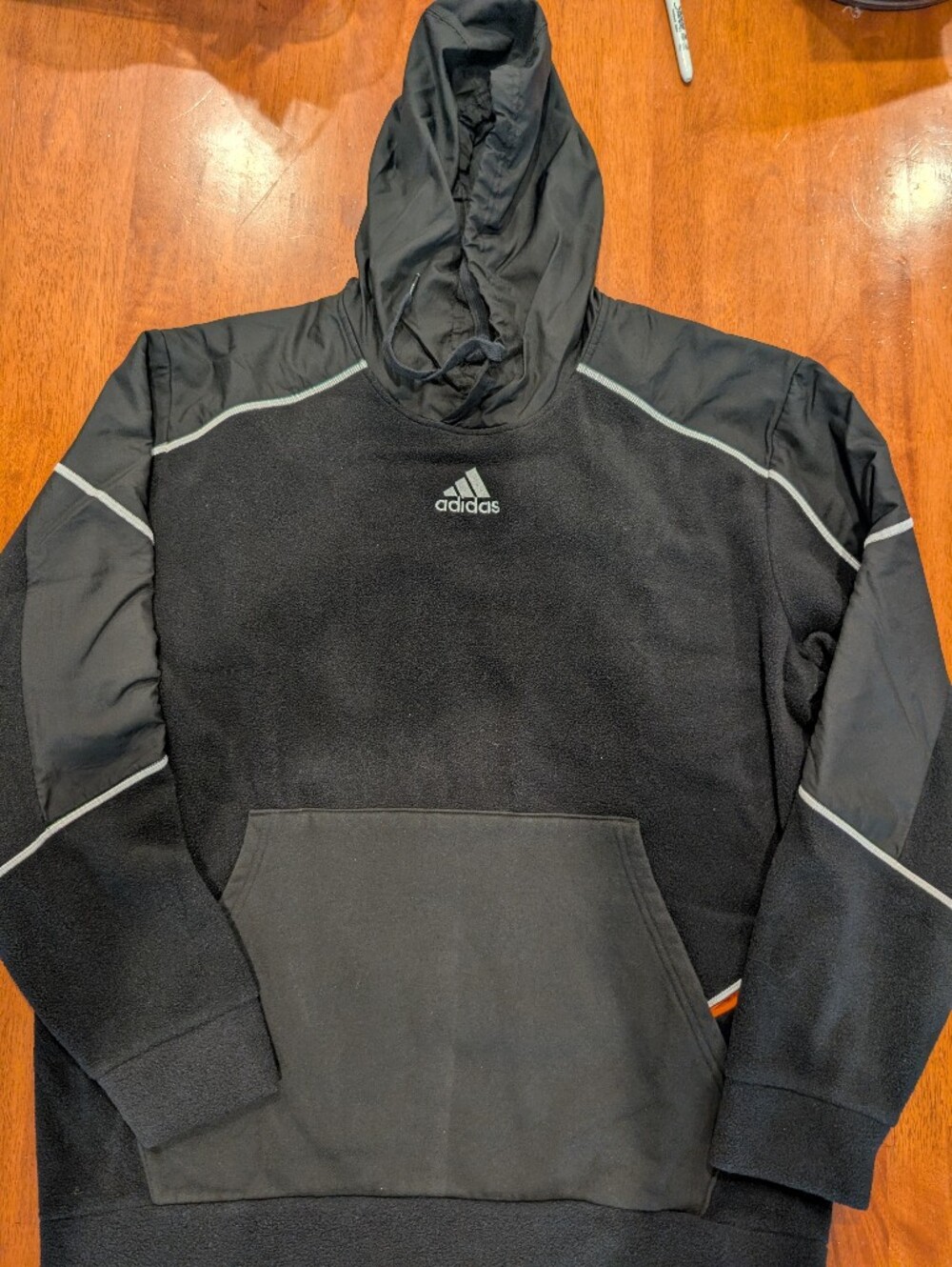 adidas Men's Black Fleece Pullover Hoodie L Drawstring Logo Kangaroo Pocket